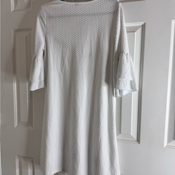 Gracyoga Women’s White Textured Dot Shift Dress with Bell Sleeves - Size Small - Picture 5 of 8